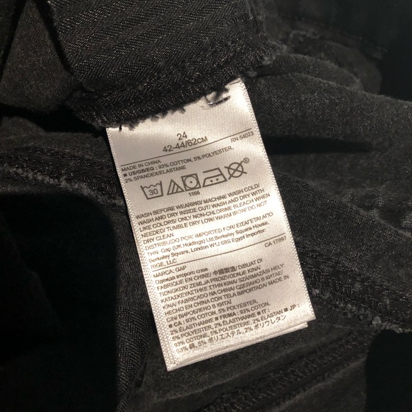 GAP Black Ripped Jeans - Picture 3 of 5